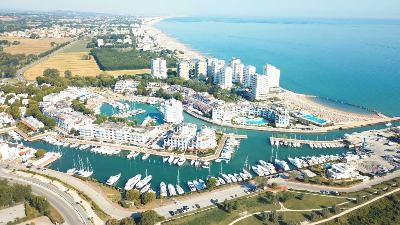 Portoverde Luxury Houseboat Misano Adriatico Eksteriør billede